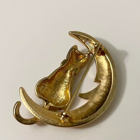Vintage Cat Brooch Pin Sitting on Crescent Moon - Picture 8 of 16